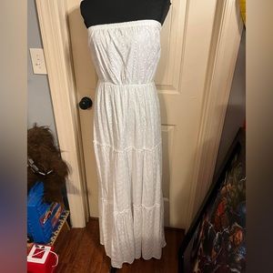 NWT - Old Navy strapless maxi dress-size Large